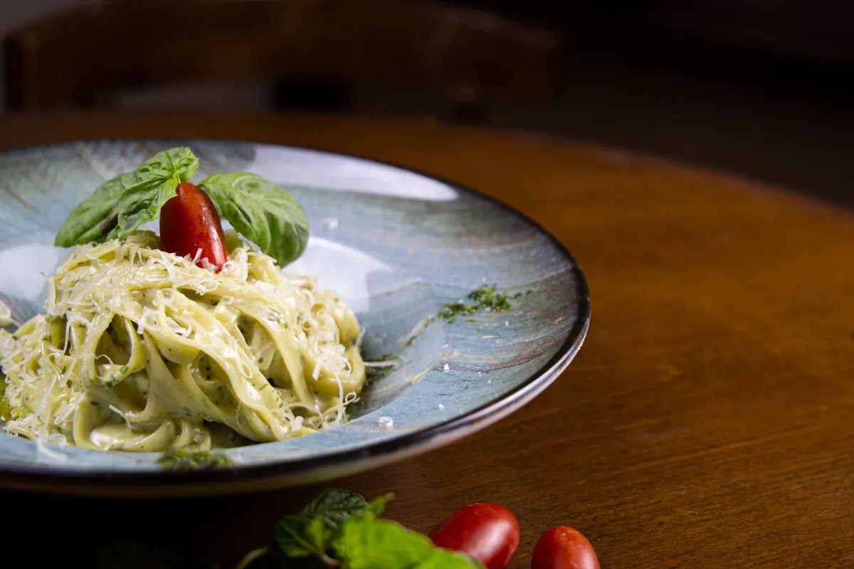 Pasta al Pesto con Tomates Cherry