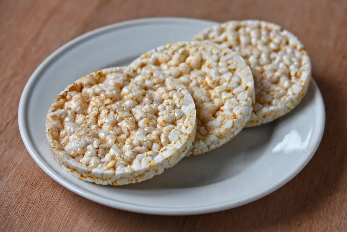 Tortitas de Arroz con Crema de Cacahuete y Plátano